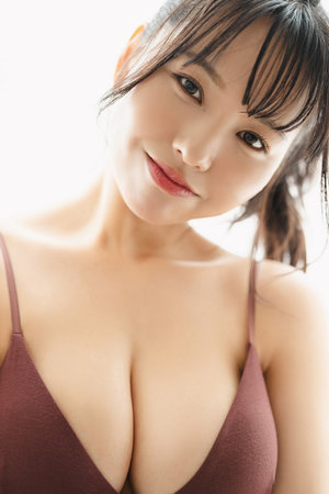 她在丈夫面前被耍了